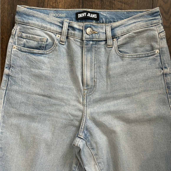 DKNY JEANS - Picture 1 of 5